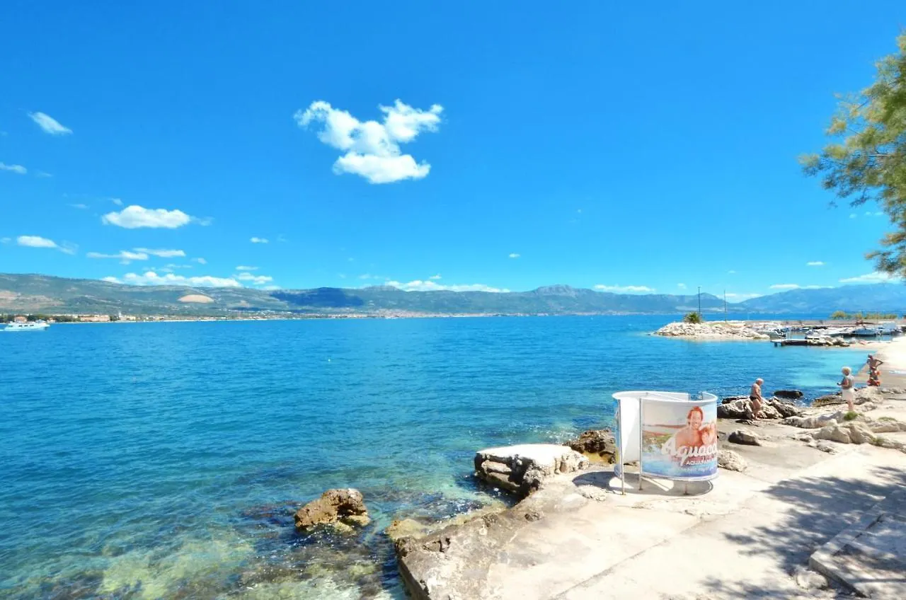 D Large Apt With Big Terrace Next To The Beach Τρογκίρ Κροατία