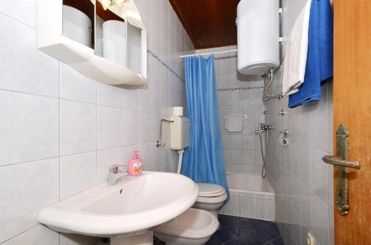 Διαμέρισμα D Large Apt With Big Terrace Next To The Beach Τρογκίρ
