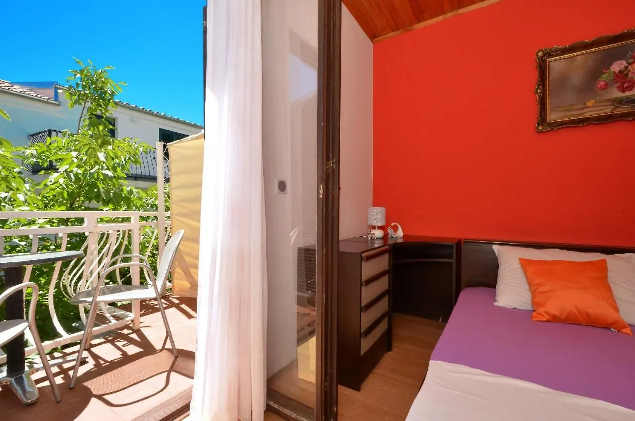 D Large Apt With Big Terrace Next To The Beach Trogir