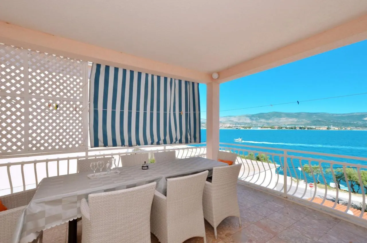 Apartment D Large Apt With Big Terrace Next To The Beach Trogir