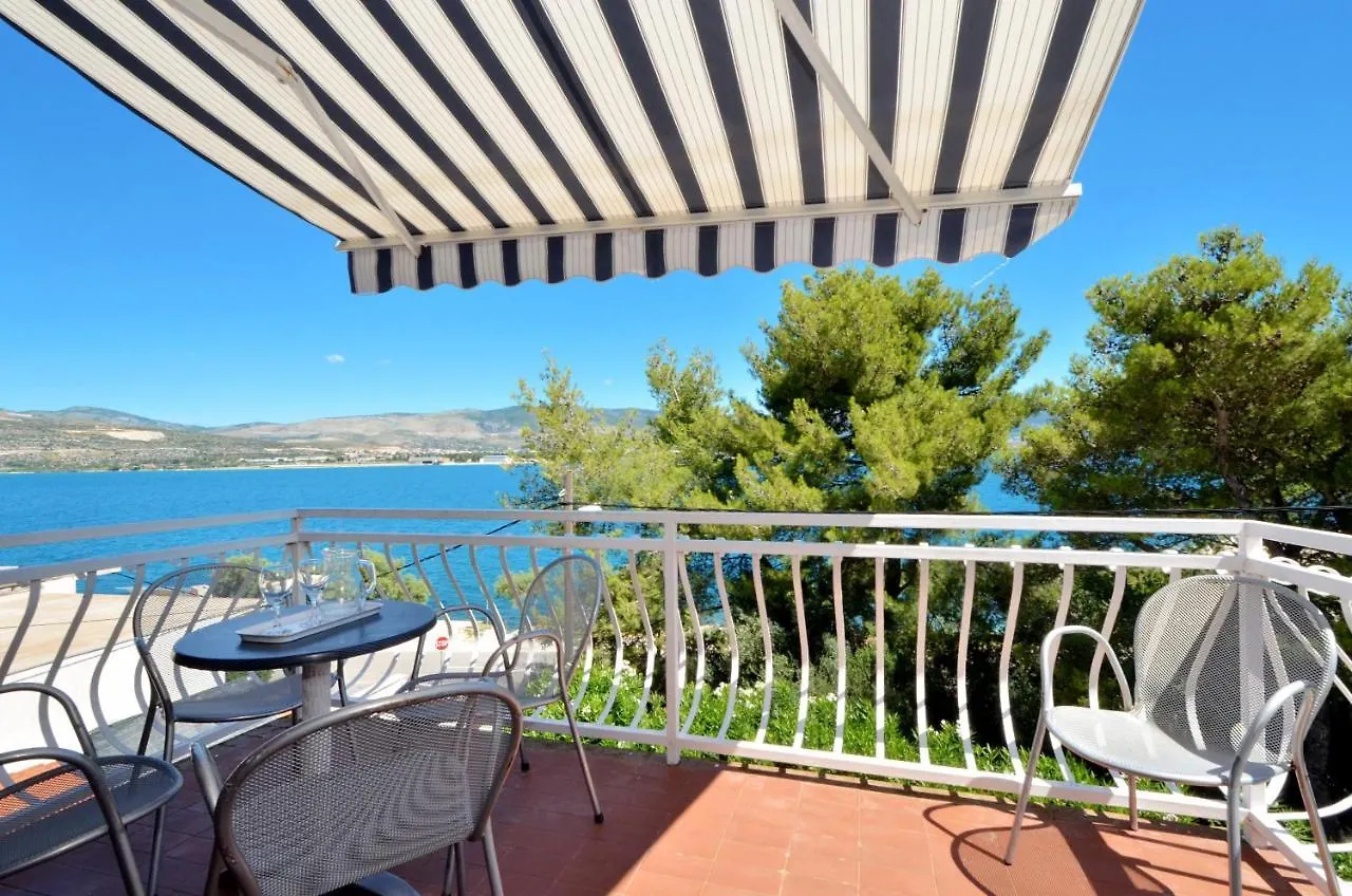 Apartment D Large Apt With Big Terrace Next To The Beach Trogir