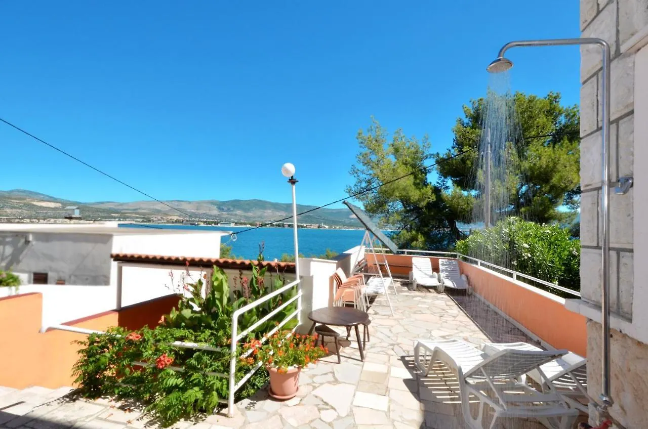 D Large Apt With Big Terrace Next To The Beach Trogir