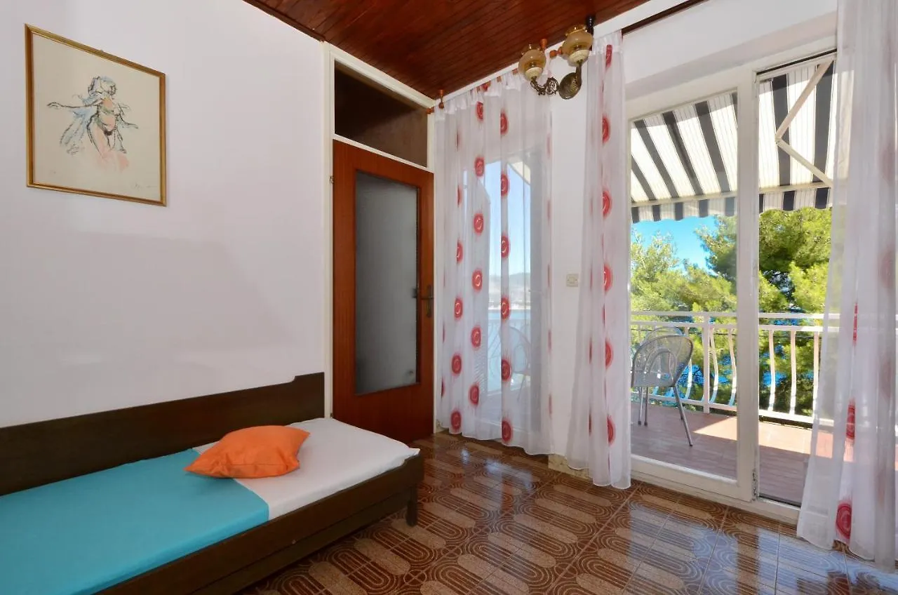 D Large Apt With Big Terrace Next To The Beach Trogir Apartment