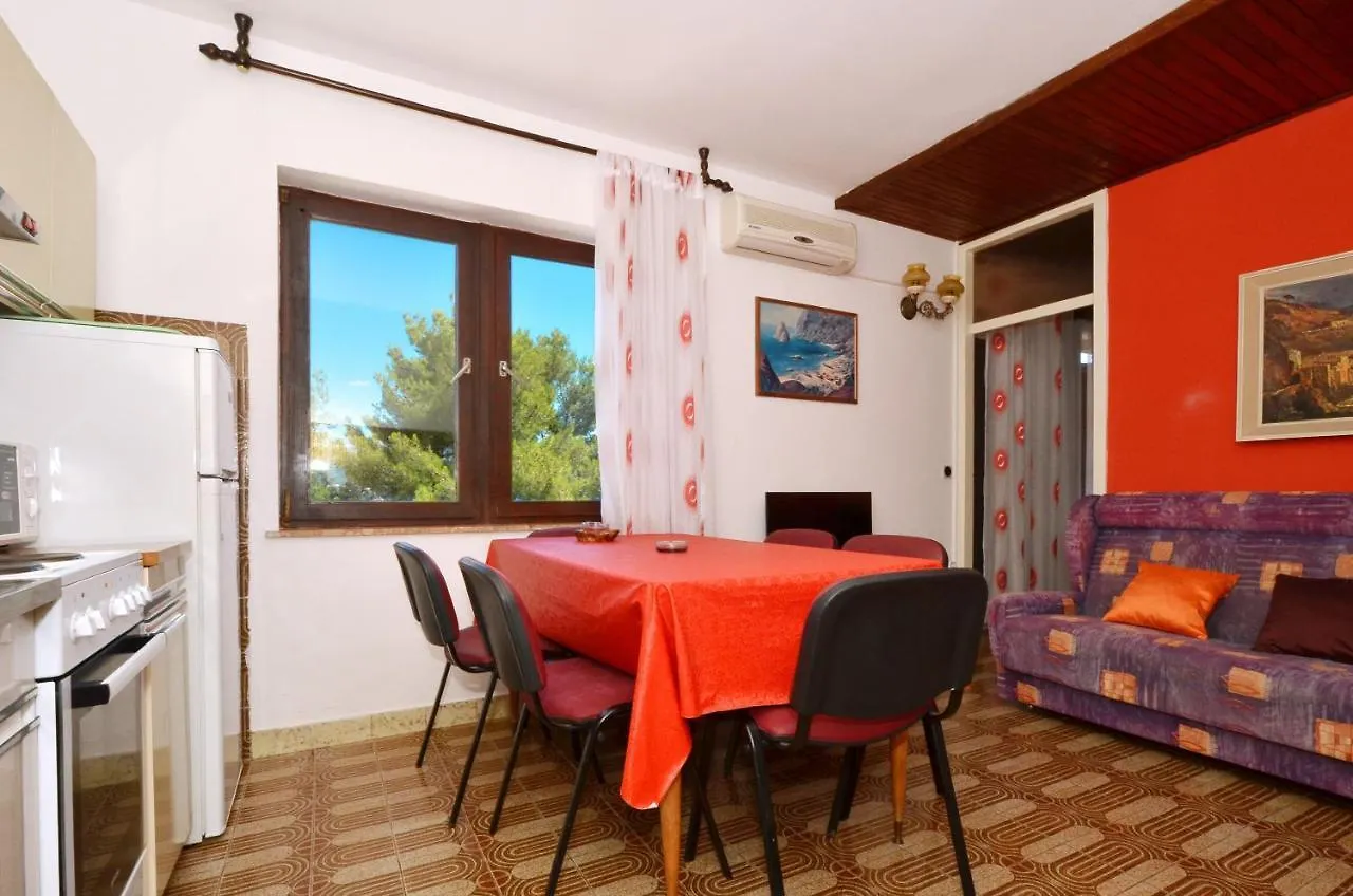 D Large Apt With Big Terrace Next To The Beach Trogir Apartment